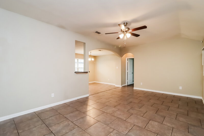 2,040/Mo, 7661 Rainbow Creek Dr Fort Worth, TX 76123 Sitting Room View