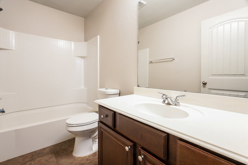 1,890/Mo, 2416 Hawkwood Ct Fort Worth, TX 76123 Bathroom View