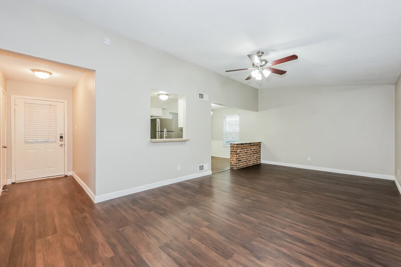 1,850/Mo, 629 Dawn Dr Garland, TX 75040 Living Room View