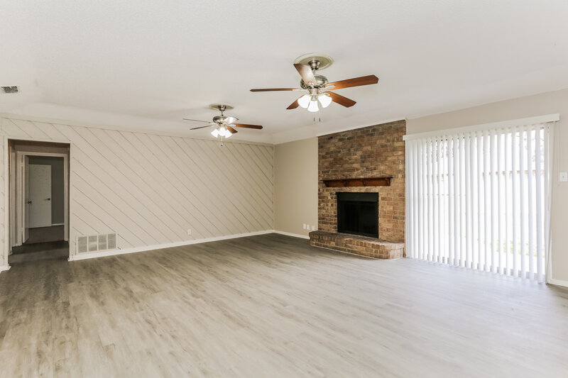 2,095/Mo, 2727 Lucas Dr Arlington, TX 76015 Floorplan View 2