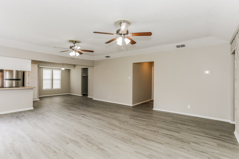 2,095/Mo, 2727 Lucas Dr Arlington, TX 76015 Misc View 2