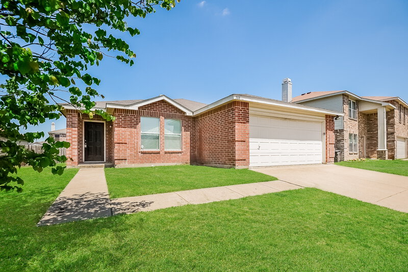 1,985/Mo, 508 Nuffield Ln Fort Worth, TX 76036 Front View