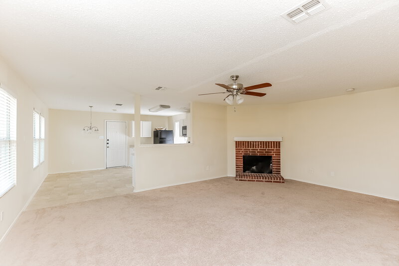 1,985/Mo, 508 Nuffield Ln Fort Worth, TX 76036 Living Room View 2