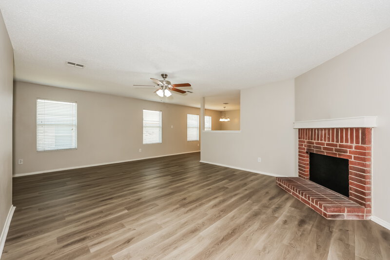 2,095/Mo, 508 Nuffield Ln Fort Worth, TX 76036 Living Room View 3