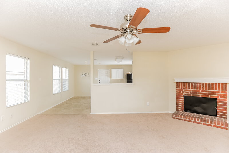1,985/Mo, 508 Nuffield Ln Fort Worth, TX 76036 Living Room View 3