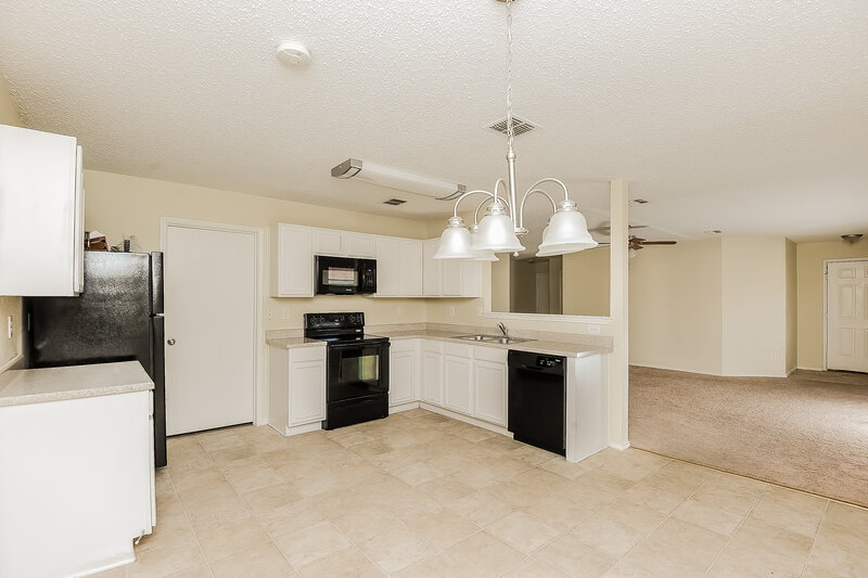 1,985/Mo, 508 Nuffield Ln Fort Worth, TX 76036 Kitchen View 4