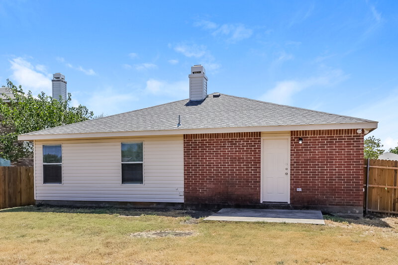 2,095/Mo, 508 Nuffield Ln Fort Worth, TX 76036 Rear View 2