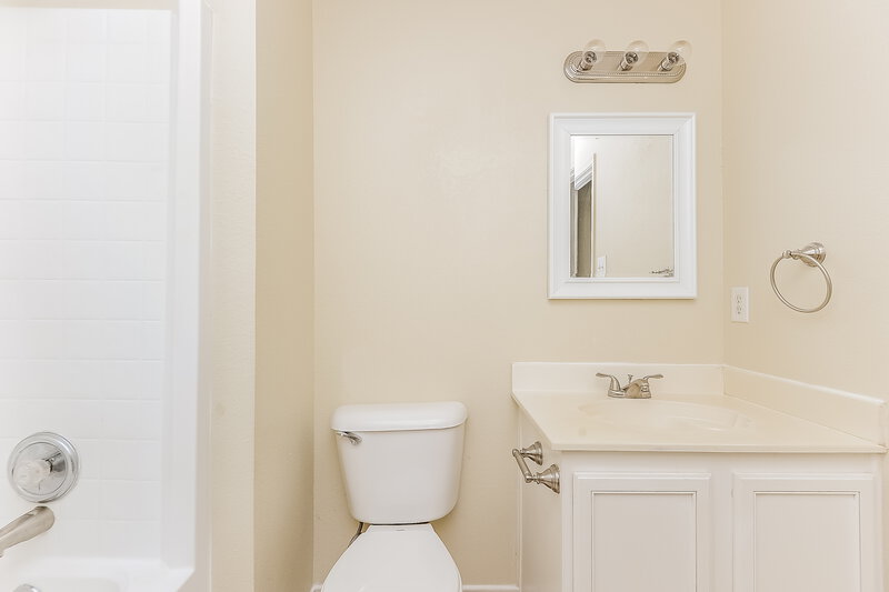 1,985/Mo, 508 Nuffield Ln Fort Worth, TX 76036 Master Bathroom View 2