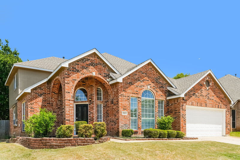 3,175/Mo, 912 Becker Dr Euless, TX 76039 Front View