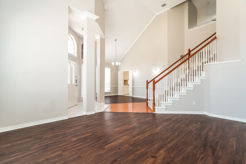 3,175/Mo, 912 Becker Dr Euless, TX 76039 Living Room View 2