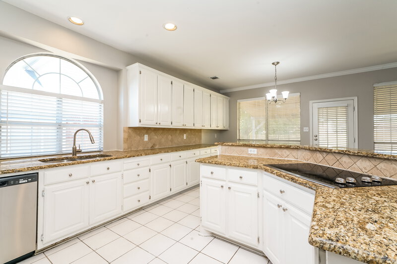 3,175/Mo, 912 Becker Dr Euless, TX 76039 Kitchen View 2