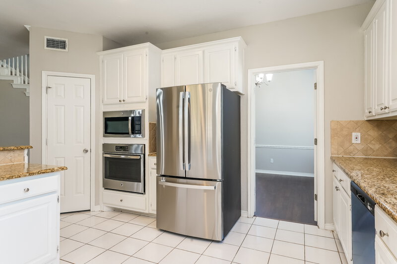 3,175/Mo, 912 Becker Dr Euless, TX 76039 Kitchen View 3