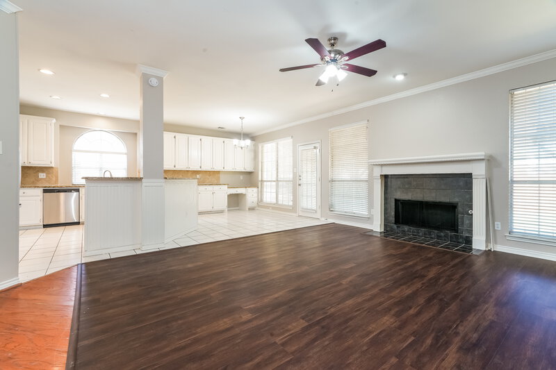 3,175/Mo, 912 Becker Dr Euless, TX 76039 Family Room View 2