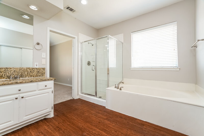 3,175/Mo, 912 Becker Dr Euless, TX 76039 Bathroom View