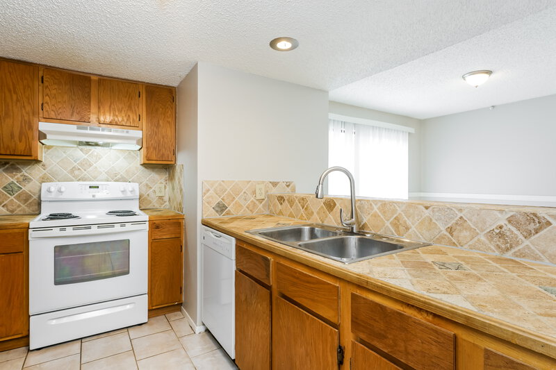 1,885/Mo, 4619 Timber Run Drive Arlington, TX 76001 Kitchen View 2