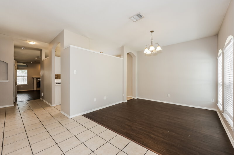 2,295/Mo, 2808 Earle Dr Grand Prairie, TX 75052 Foyer View