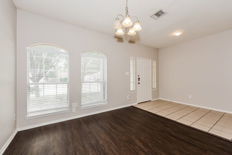 2,295/Mo, 2808 Earle Dr Grand Prairie, TX 75052 Dining Room View