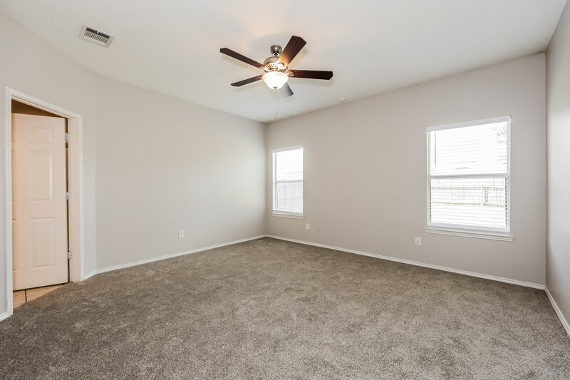 2,295/Mo, 2808 Earle Dr Grand Prairie, TX 75052 Main Bedroom View