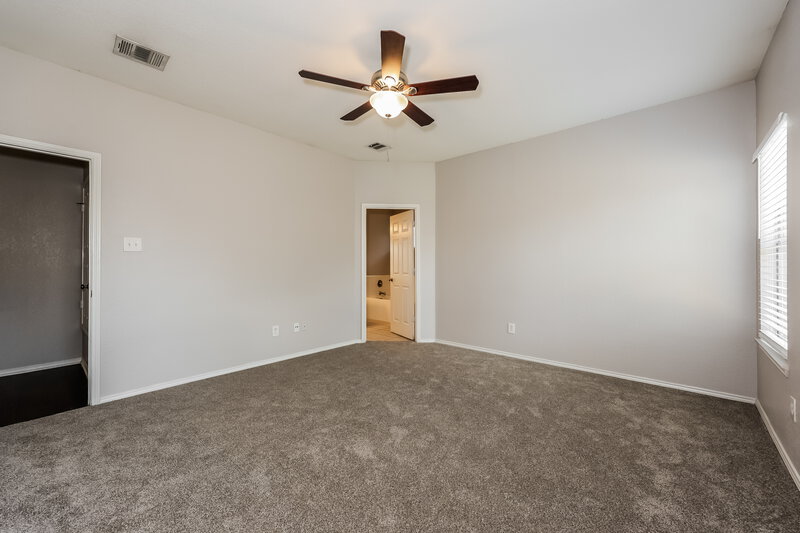 2,295/Mo, 2808 Earle Dr Grand Prairie, TX 75052 Main Bedroom View 2