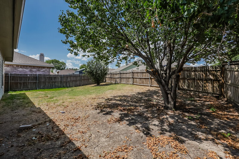 2,295/Mo, 2808 Earle Dr Grand Prairie, TX 75052 Rear View