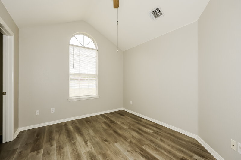 2,015/Mo, 5117 Foard St Fort Worth, TX 76119 Bedroom View 2