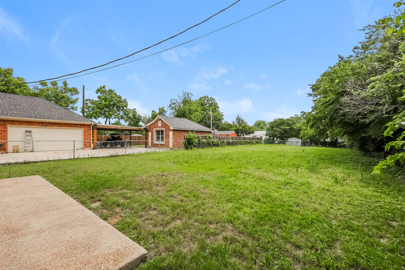 2,015/Mo, 5117 Foard St Fort Worth, TX 76119 Rear View