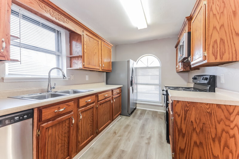 1,850/Mo, 5916 Cedar Lane Rowlett, TX 75089 Kitchen View 2