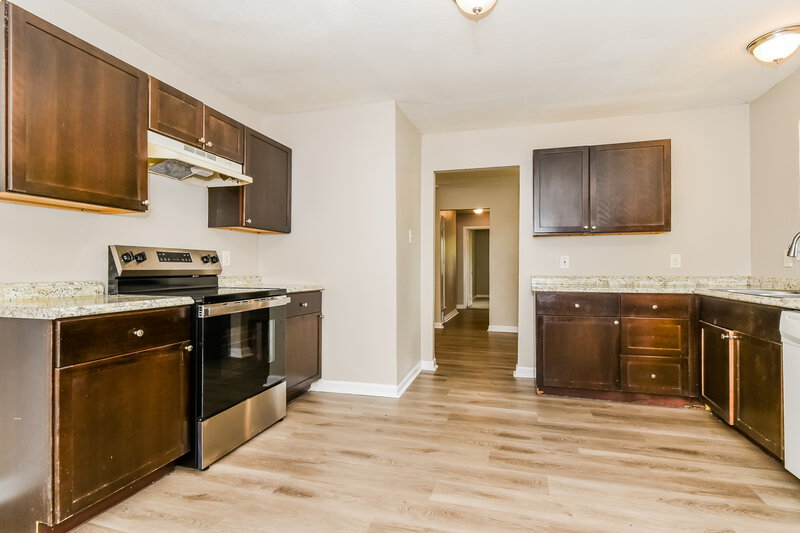 1,740/Mo, 1513 Delmar Dr Garland, TX 75040 Kitchen View 3