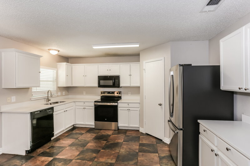 2,260/Mo, 4812 Derby Ln Dallas, TX 75227 Kitchen View