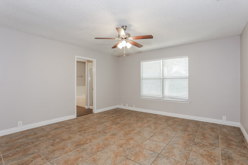 2,260/Mo, 4812 Derby Ln Dallas, TX 75227 Main Bedroom View