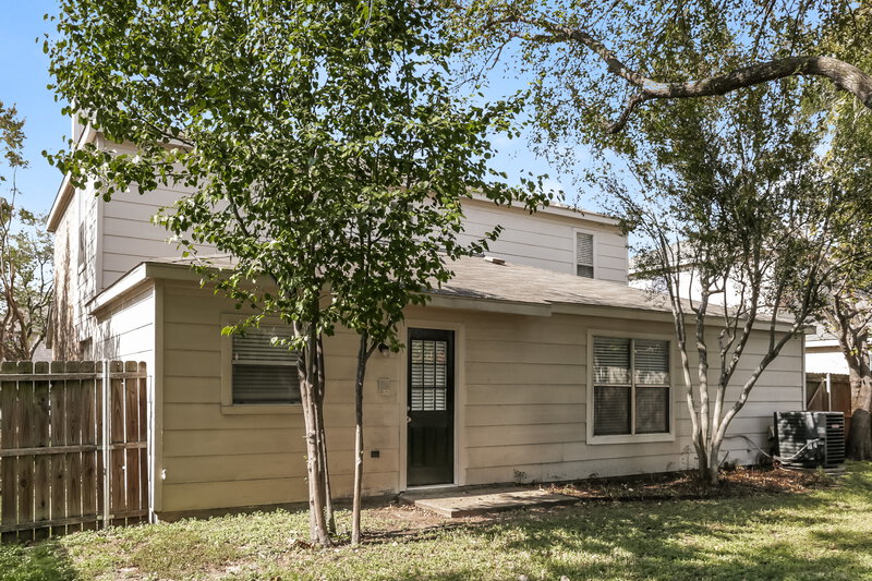 2,260/Mo, 4812 Derby Ln Dallas, TX 75227 Rear View 2