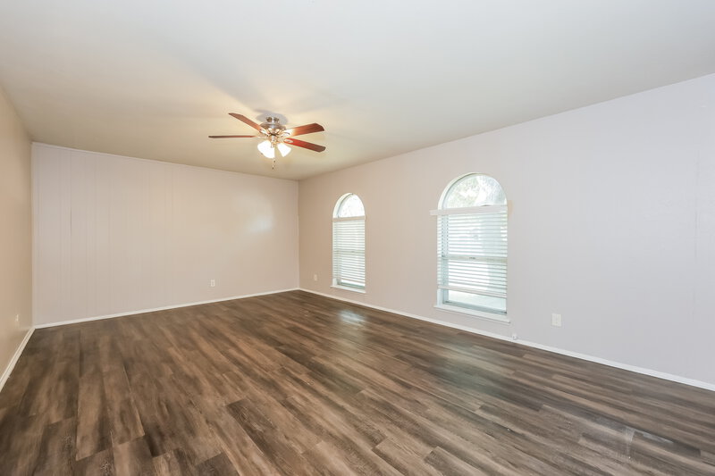 1,870/Mo, 3214 Greentree Grand Prairie, TX 75052 Living Room View