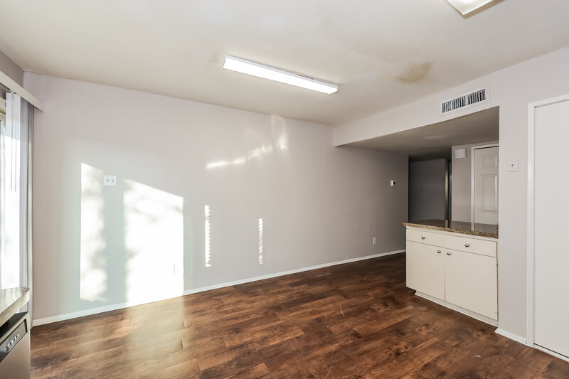 1,870/Mo, 3214 Greentree Grand Prairie, TX 75052 Dining Room View