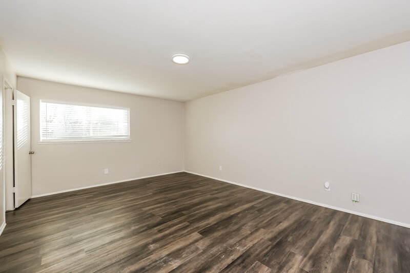 1,870/Mo, 3214 Greentree Grand Prairie, TX 75052 Main Bedroom View