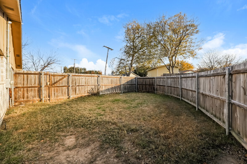 1,870/Mo, 3214 Greentree Grand Prairie, TX 75052 Rear View