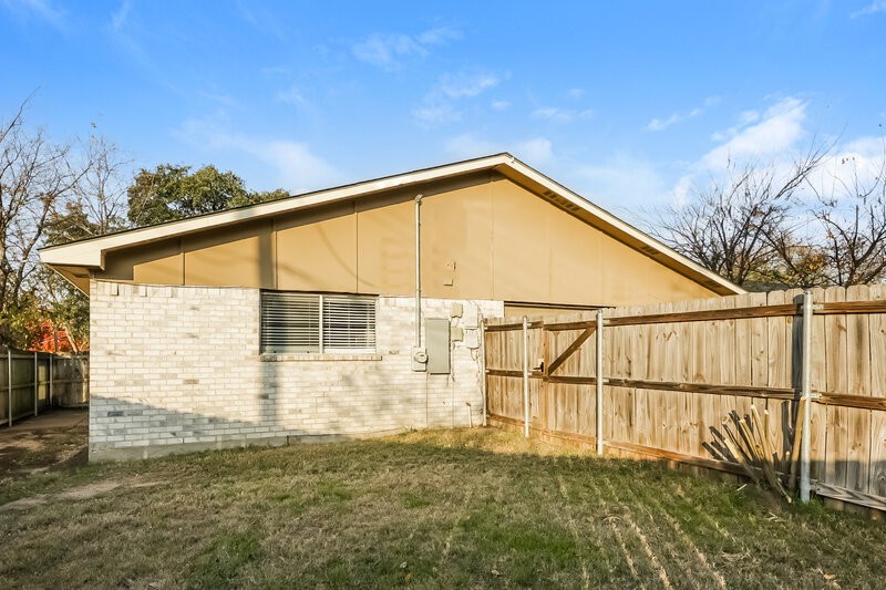 1,870/Mo, 3214 Greentree Grand Prairie, TX 75052 Rear View 2