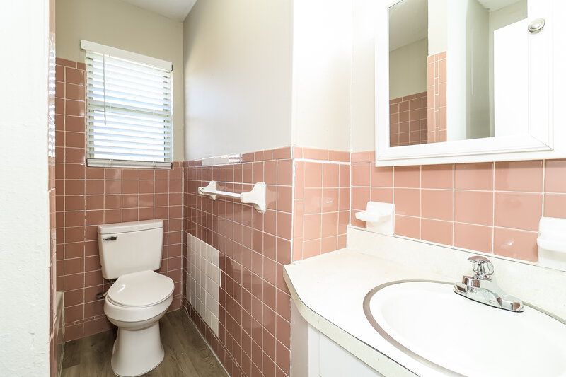 1,725/Mo, 516 Elizabeth Ln Mansfield, TX 76063 Bathroom View