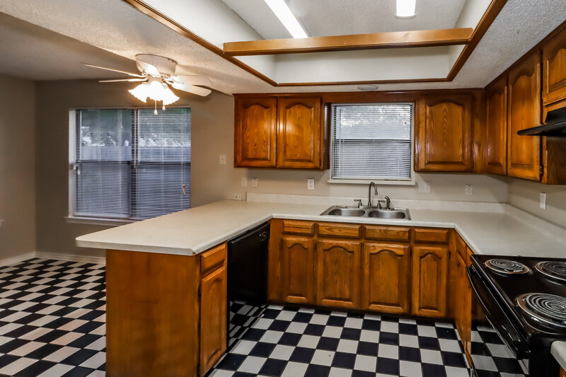 2,785/Mo, 207 Alexander Irving, TX 75061 Kitchen View