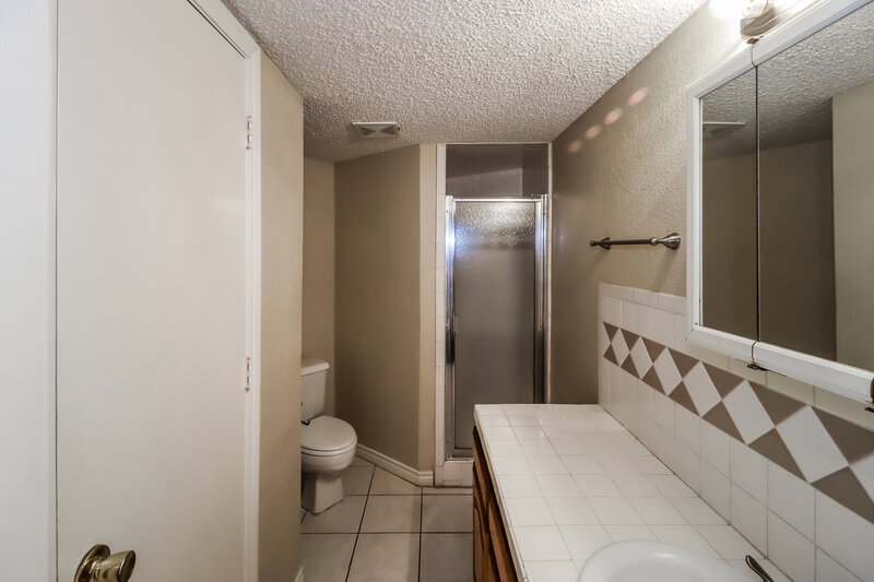 2,785/Mo, 207 Alexander Irving, TX 75061 Main Bathroom View
