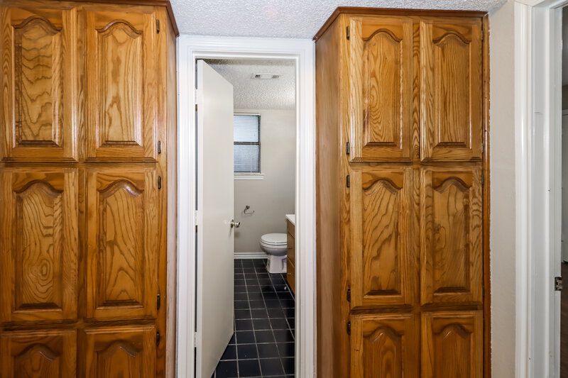 2,785/Mo, 207 Alexander Irving, TX 75061 Walk In Closet View