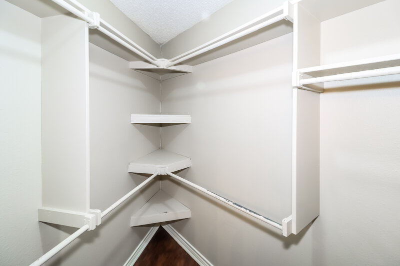 2,785/Mo, 207 Alexander Irving, TX 75061 Walk In Closet View 3