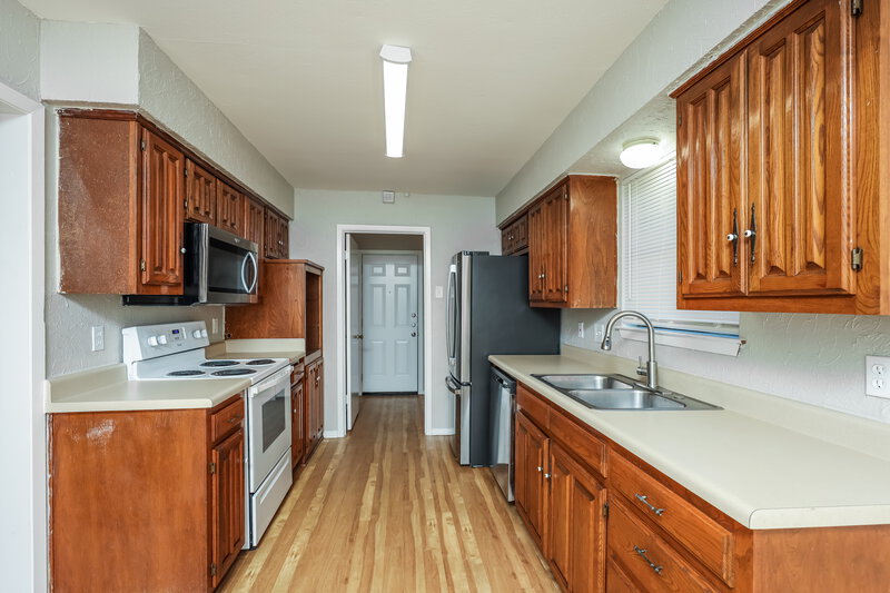 1,805/Mo, 1514 Misty Corinth, TX 76210 Kitchen View 2