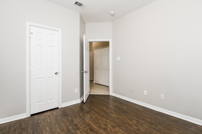 2,200/Mo, 2604 Malone Fort Worth, TX 76106 Bedroom View 2