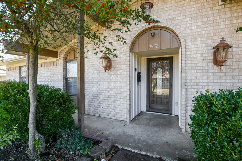 2,090/Mo, 2532 Belhaven Mesquite, TX 75150 Front Entrance View