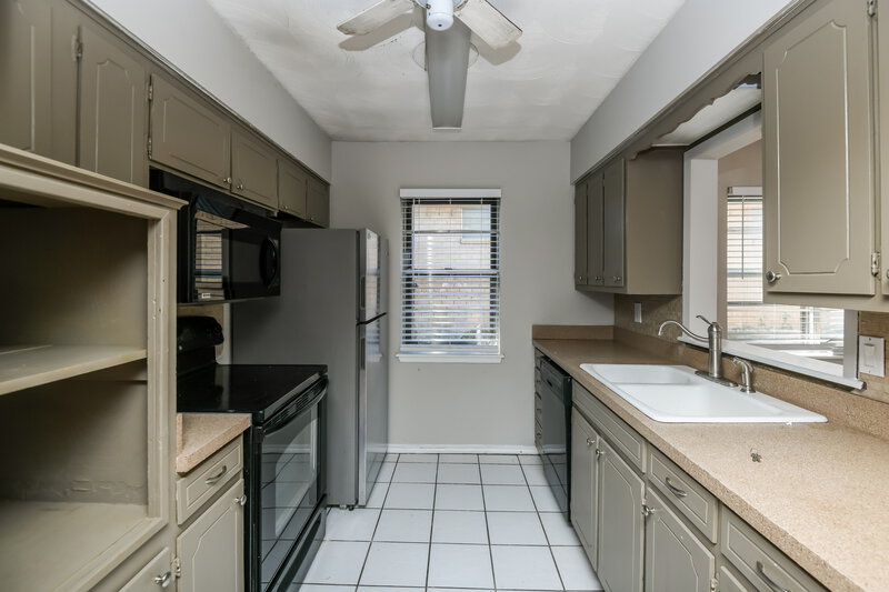 2,090/Mo, 2532 Belhaven Mesquite, TX 75150 Kitchen View