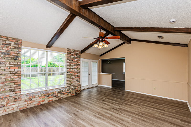 1,850/Mo, 1814 Southeast 4th Street Grand Prairie, TX 75051 Living Room View