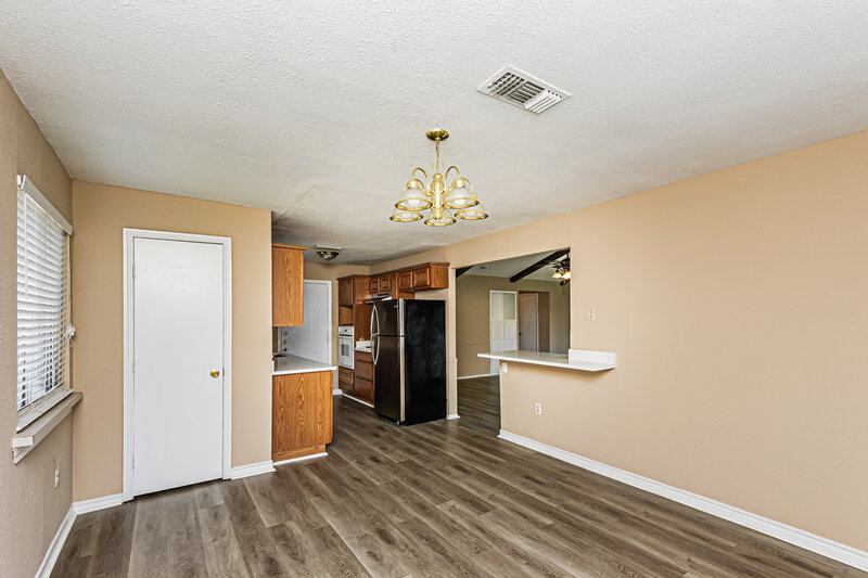 1,850/Mo, 1814 Southeast 4th Street Grand Prairie, TX 75051 Dining Room View 2