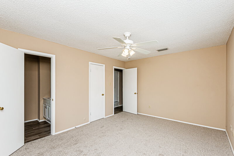 1,850/Mo, 1814 Southeast 4th Street Grand Prairie, TX 75051 Main Bedroom View 2