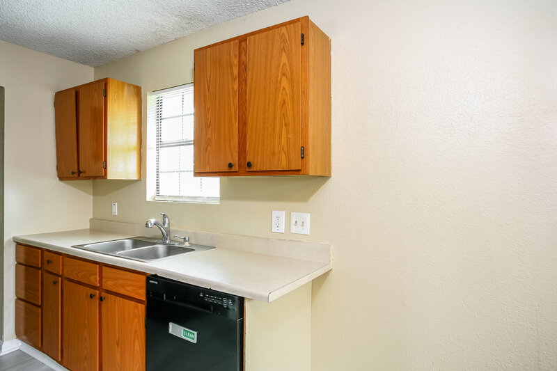 1,490/Mo, 913 Joe Bailey Royse City, TX 75189 Kitchen View