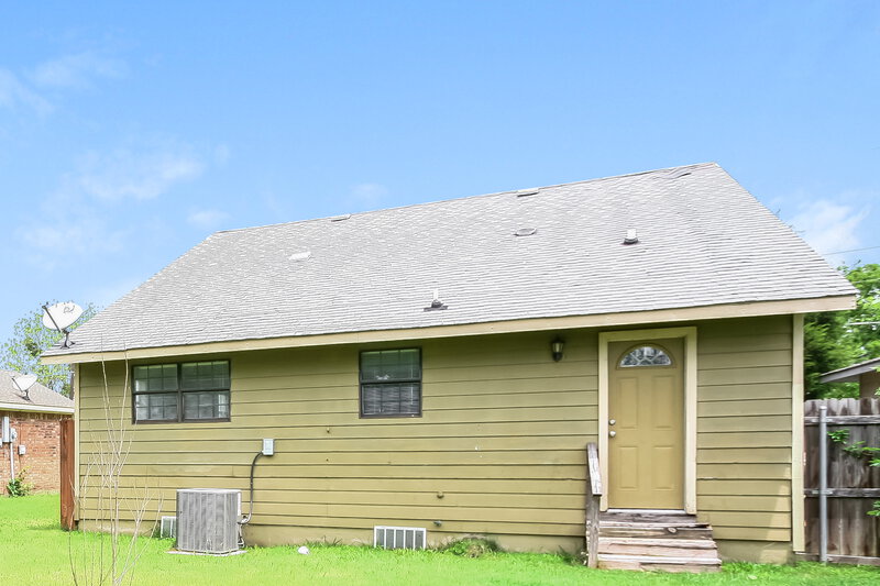 1,490/Mo, 913 Joe Bailey Royse City, TX 75189 Rear View